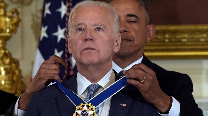 Obama awards Biden with Presidential Medal of Freedom for lifetime of service - VIDEO